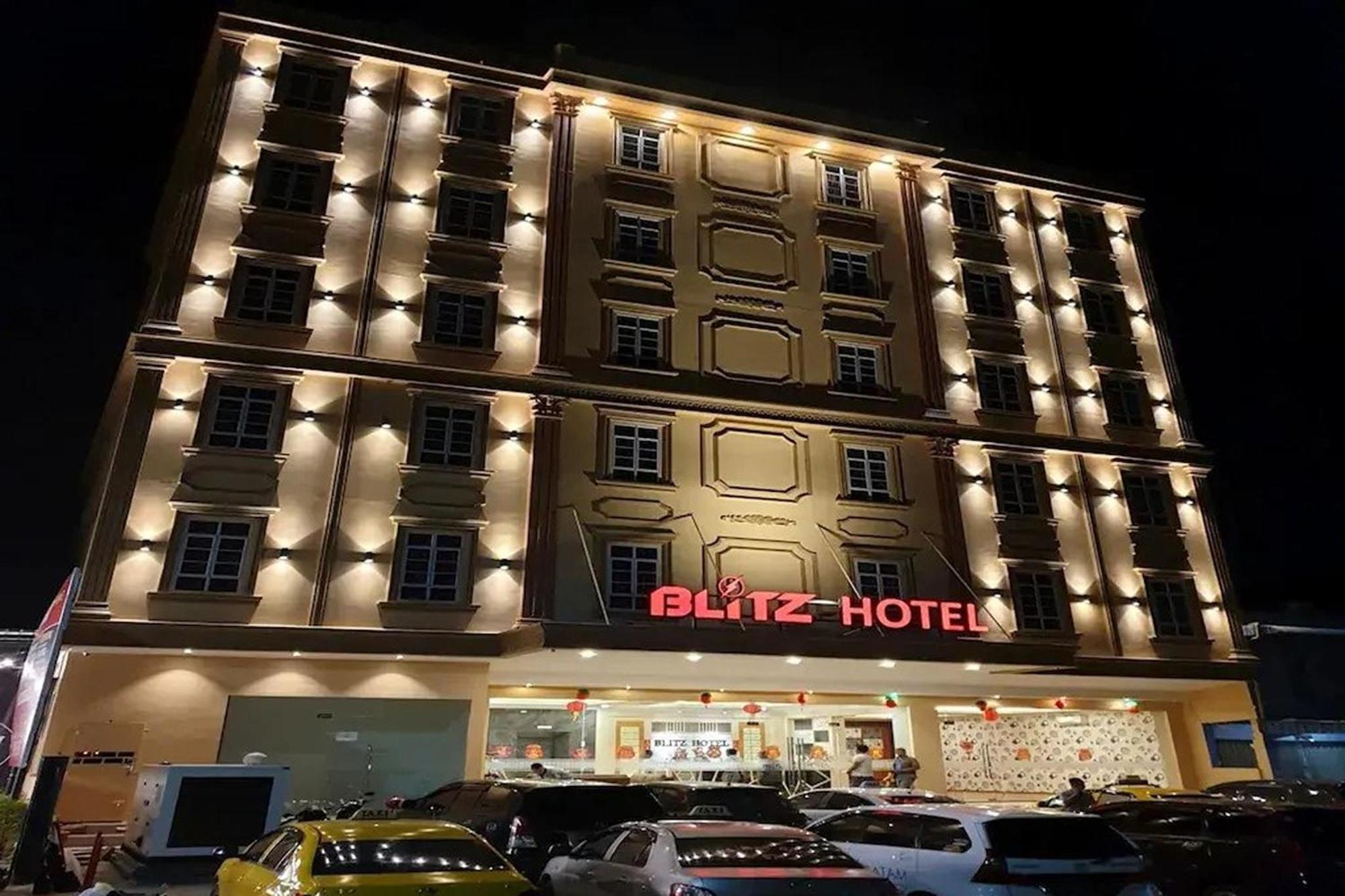 Blitz Hotel Batam Near Sultan Mahmud Ri'Ayat Shah Sekupang Екстер'єр фото