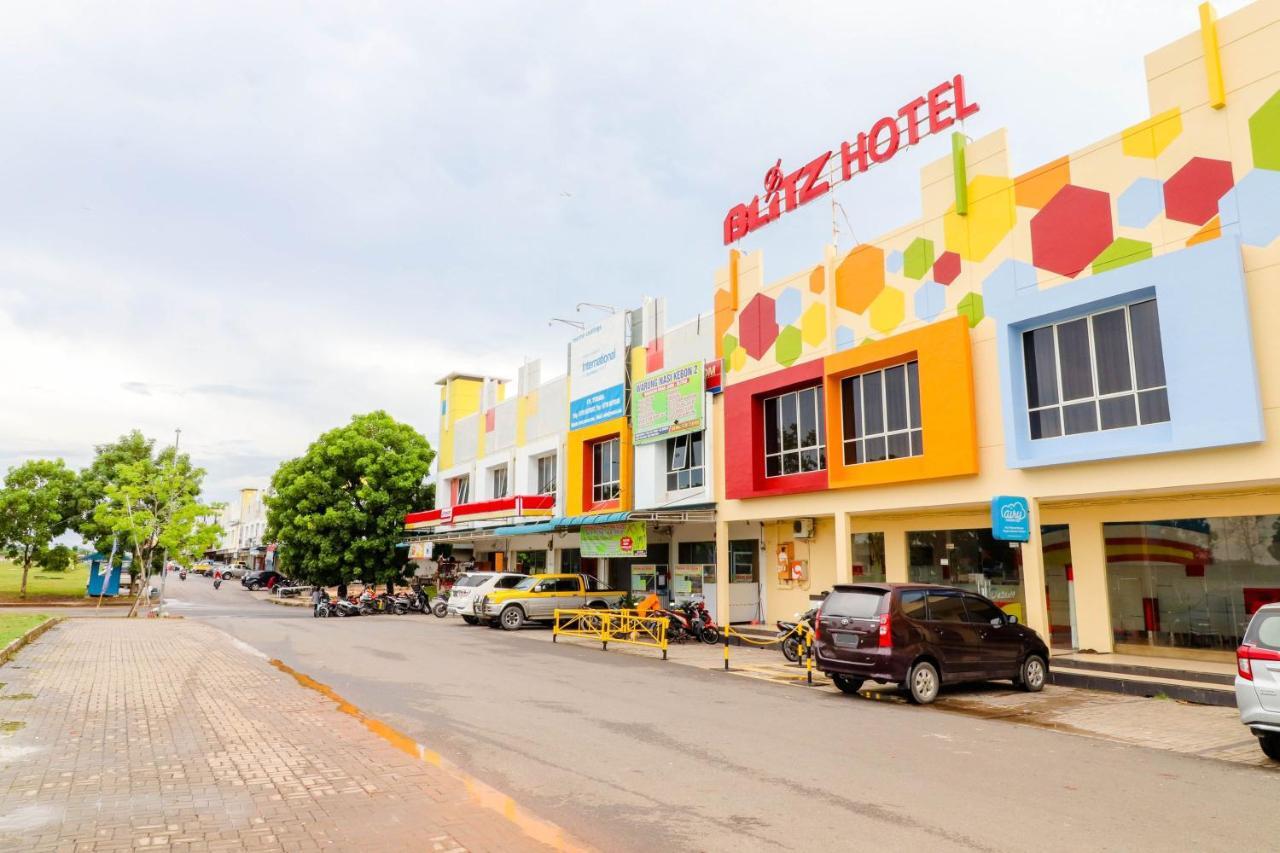 Blitz Hotel Batam Near Sultan Mahmud Ri'Ayat Shah Sekupang Екстер'єр фото